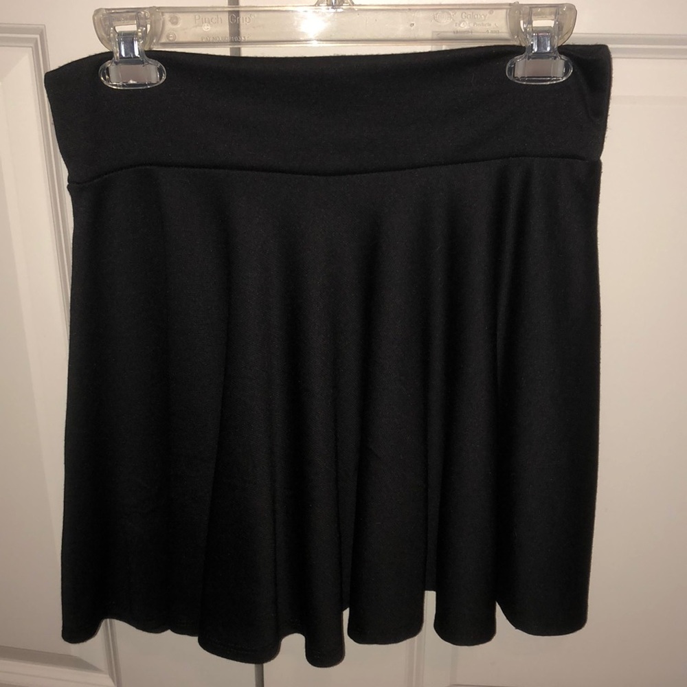 New black skater skirt